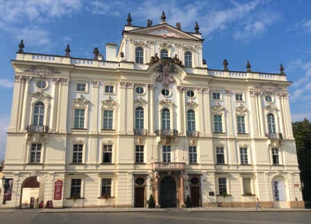 по-праге-на-автомобиле