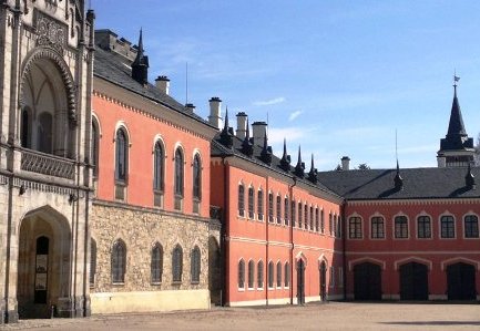 09-замок-сихров